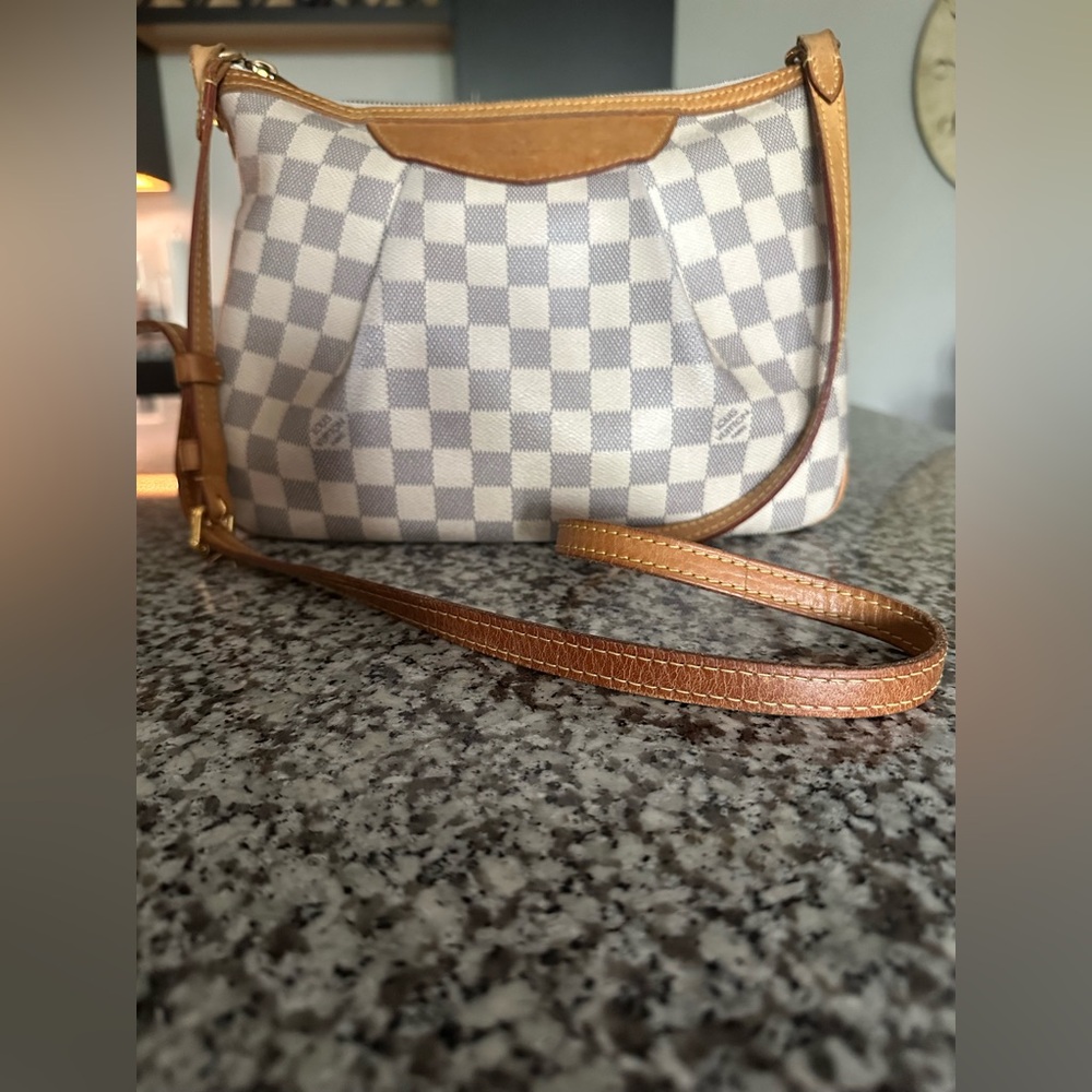 🤍 Louis Vuitton Damier Azur Siracusa 🩶